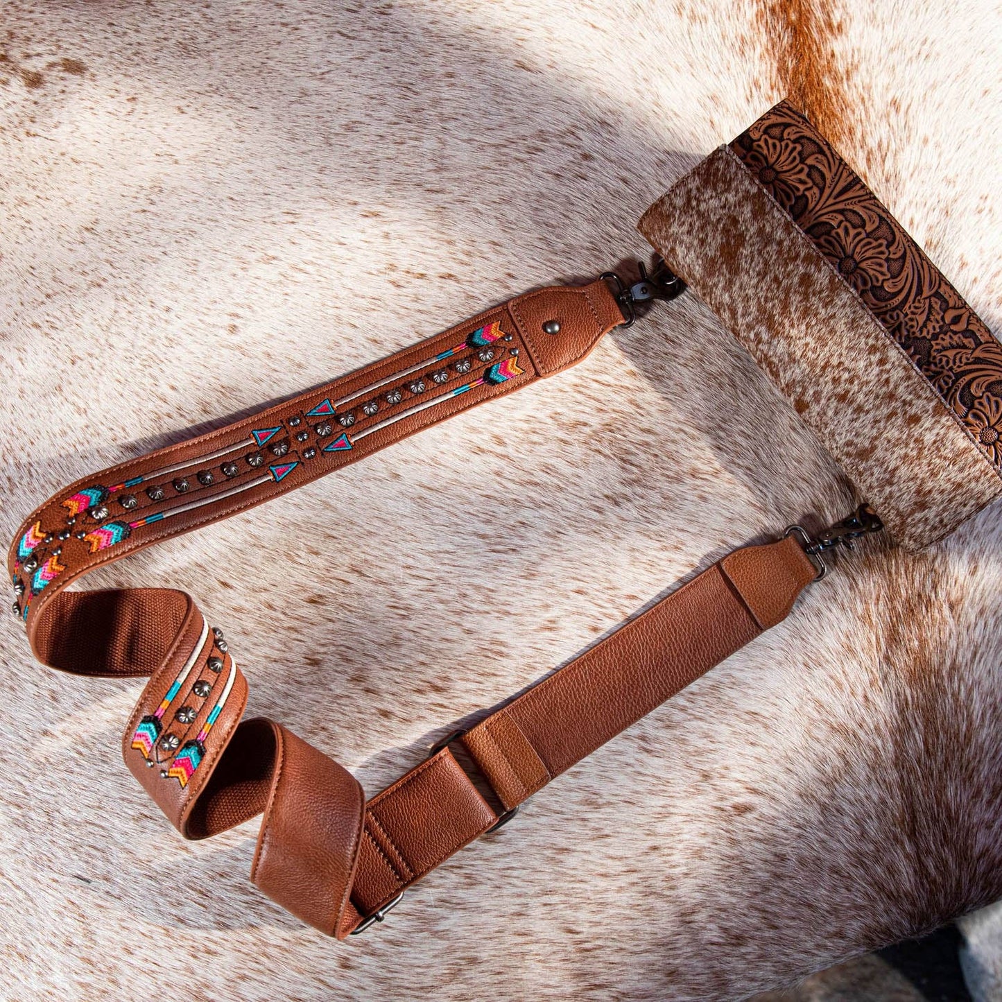 PST-2005 Montana West Western Guitar Style Embroidered Arrow Crossbody Strap -Brown