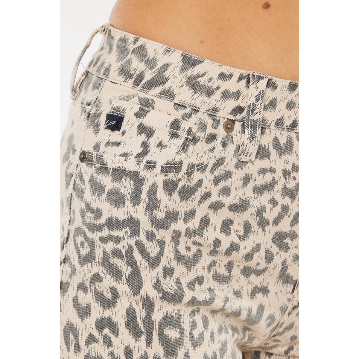 Kan Can leopard shorts