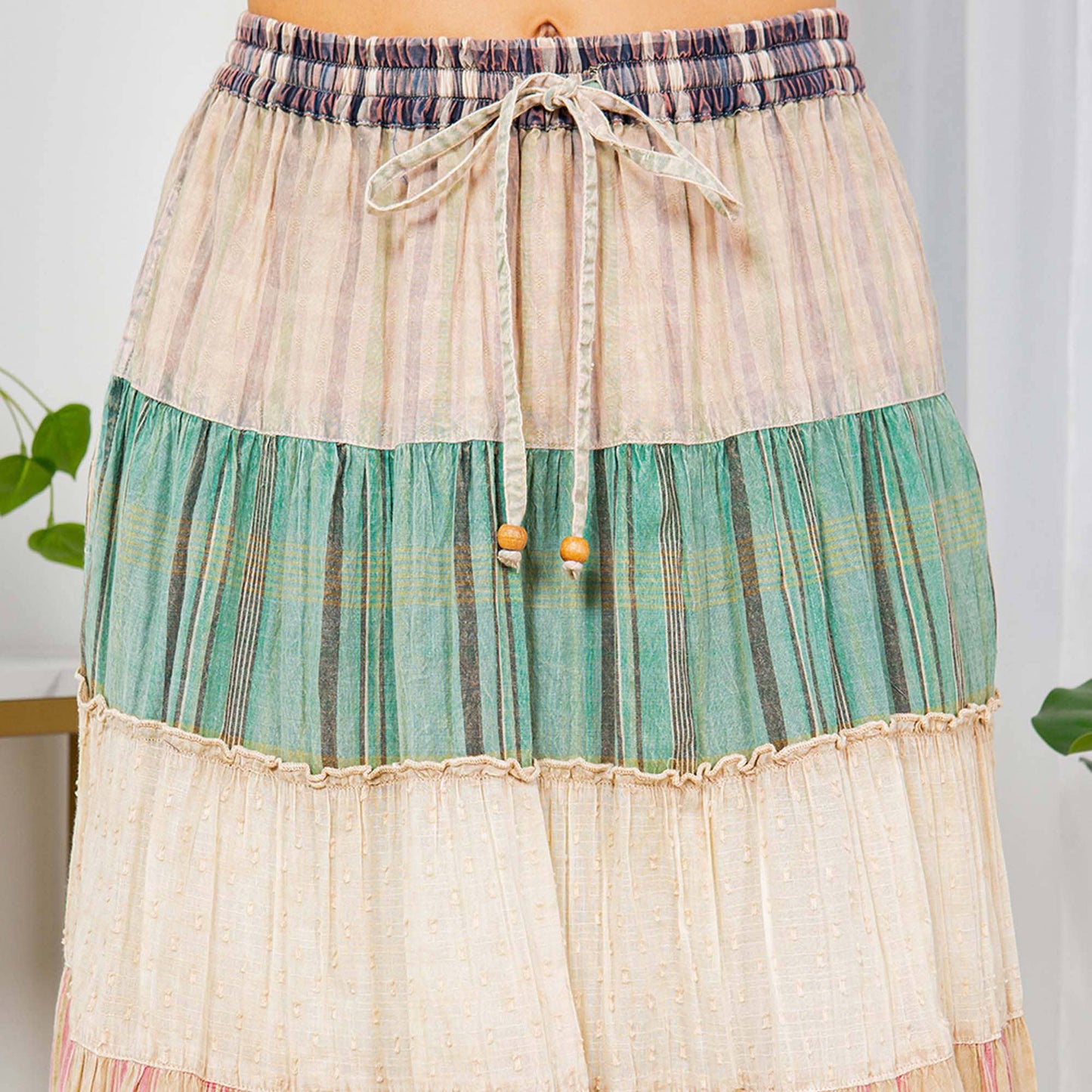 Vintage Vibes: Crinkled Tiered Skirt With Mixed Cotton Dobby