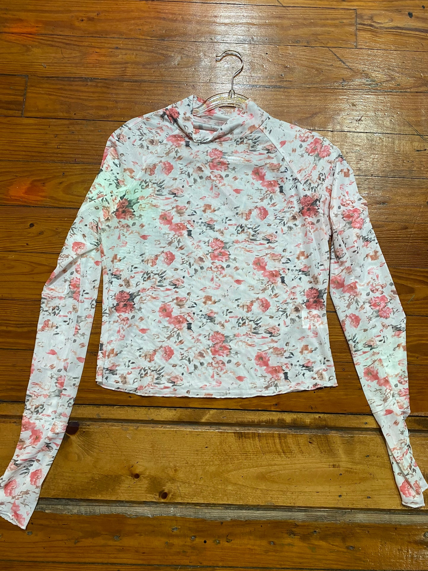 Floral neck long sleeve