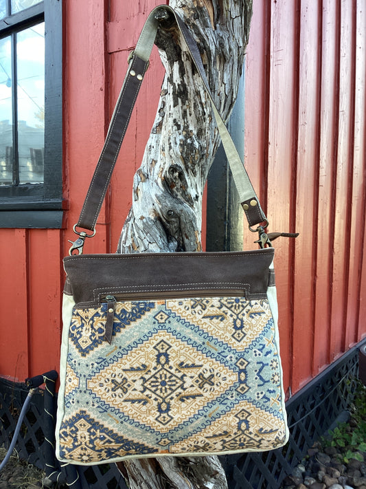 Olay crossbody bag