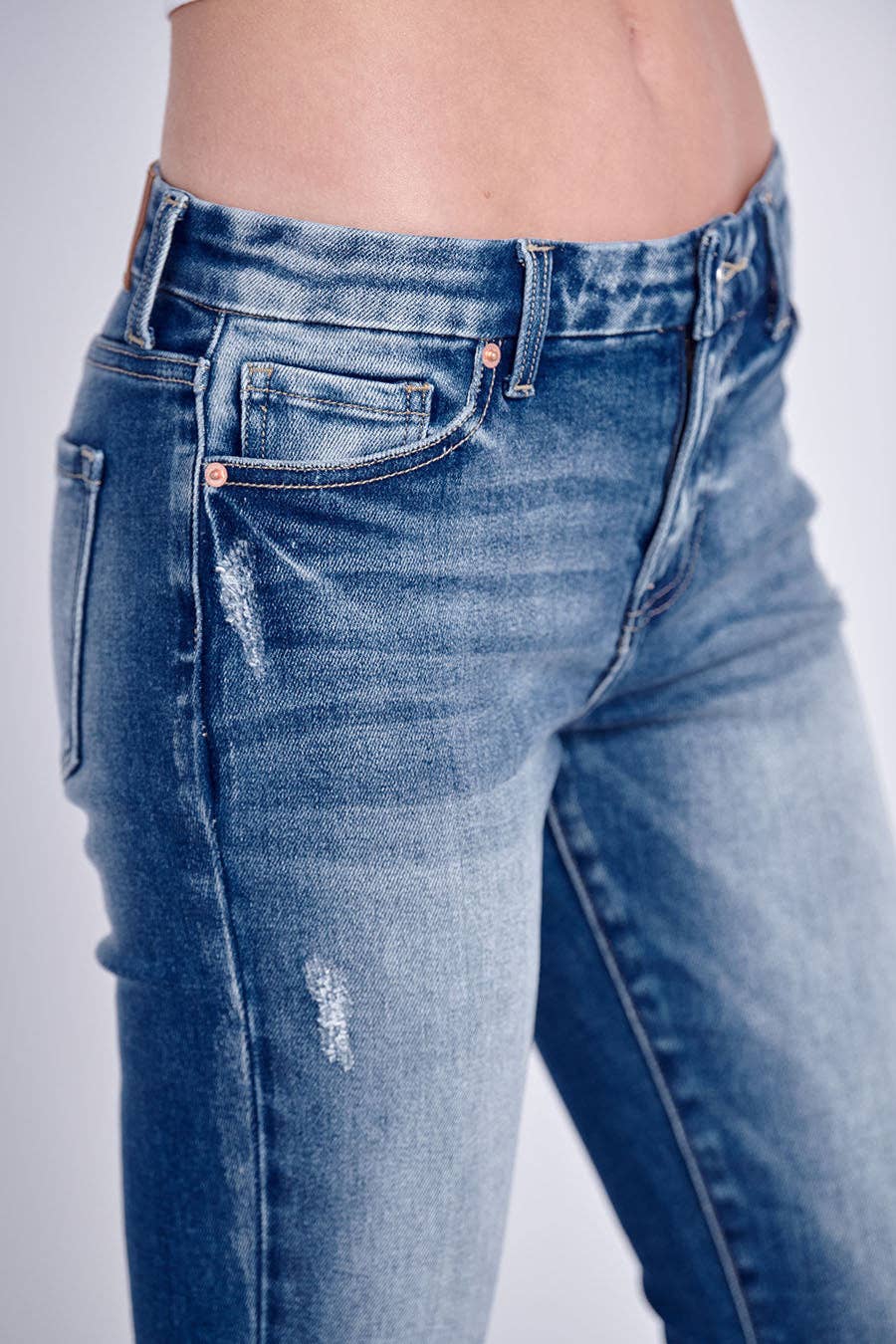 HIGH RISE STRETCH  CROP FLARE WITH FRAYED HEM JEANS